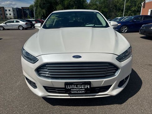 Used 2016 Ford Fusion SE w/ Equipment Group 202A AWD/4WD image 2