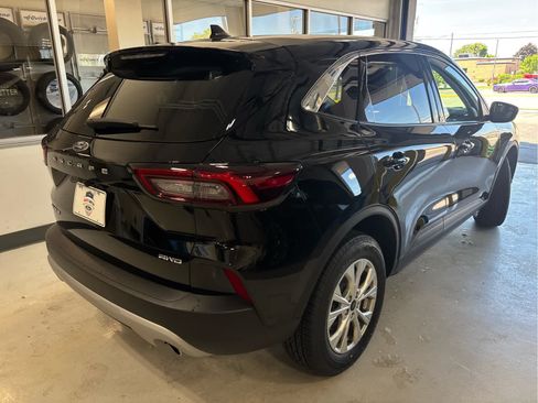 Certified 2023 Ford Escape Active AWD/4WD image 3