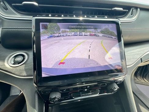 Used 2021 Jeep Grand Cherokee L Limited AWD/4WD image 23