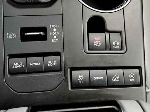 Certified 2021 Toyota Highlander XLE image 49