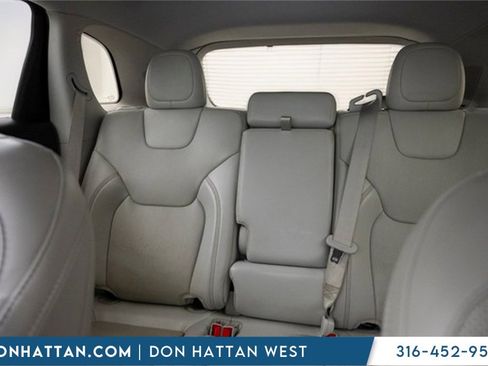 Used 2021 Jeep Cherokee Latitude Lux w/ Comfort/Convenience Group image 20