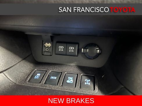 Used 2017 Toyota Highlander Limited AWD/4WD image 28