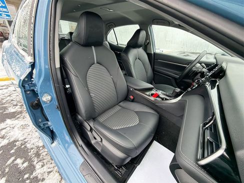 Used 2023 Toyota Camry SE image 30