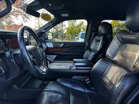 Used 2020 Lincoln Navigator L Reserve w/ Equipment Group 208A Reserve image 21