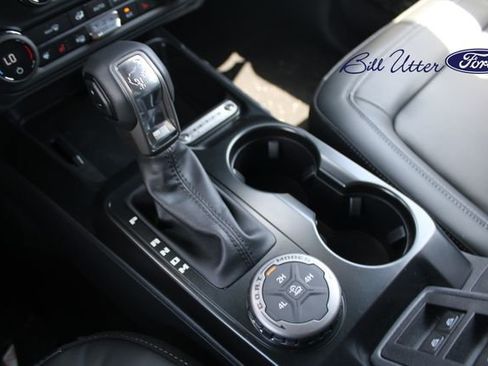 New 2025 Ford Bronco Outer Banks image 13