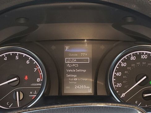 Used 2018 Toyota Camry LE FWD image 20