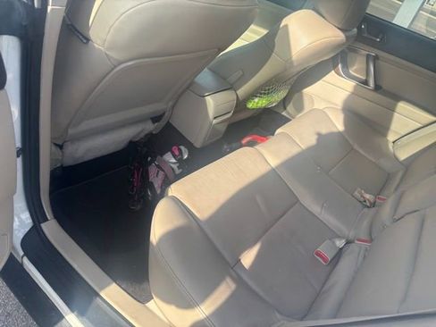 Used 2009 Subaru Outback 2.5i Limited image 15