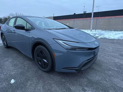 New 2026 Toyota Prius LE image 7