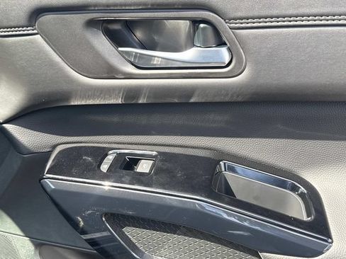 New 2026 Nissan Pathfinder Platinum FWD image 16