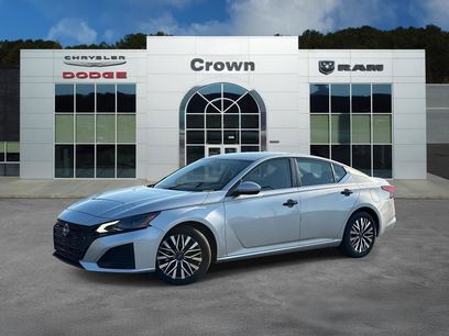 Used 2023 Nissan Altima 2.5 SV