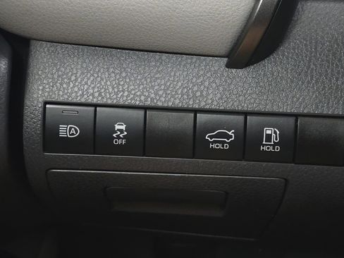 Used 2022 Toyota Camry LE image 31