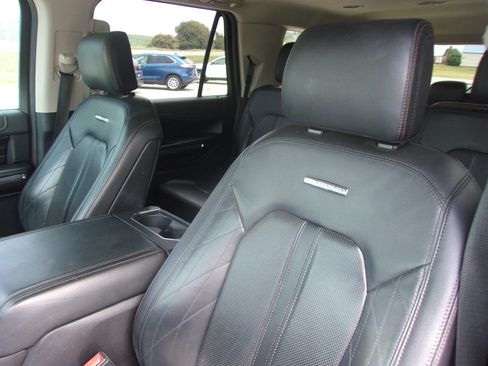 Used 2018 Ford Expedition Max Platinum AWD/4WD image 11