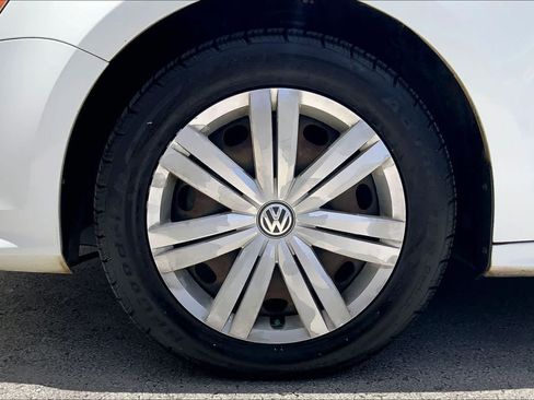 Used 2015 Volkswagen Jetta TDI S FWD image 8