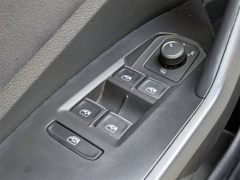 Certified 2024 Volkswagen Jetta SE image 23