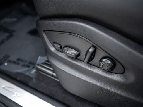 Certified 2026 Porsche Cayenne AWD/4WD image 20