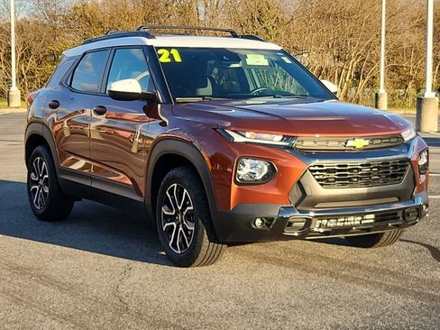Used 2021 Chevrolet TrailBlazer ACTIV w/ Sun and Liftgate Package image 2