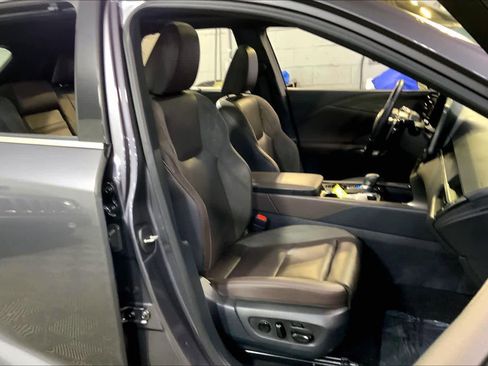Certified 2025 Lexus RX 450h Luxury w/ Convenience Package image 9