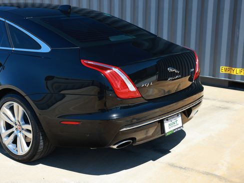 Used 2017 Jaguar XJ L Portfolio RWD image 43