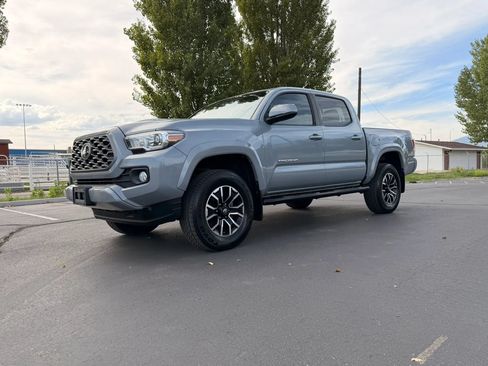 Used 2020 Toyota Tacoma TRD Sport w/ Technology Package AWD/4WD image 12