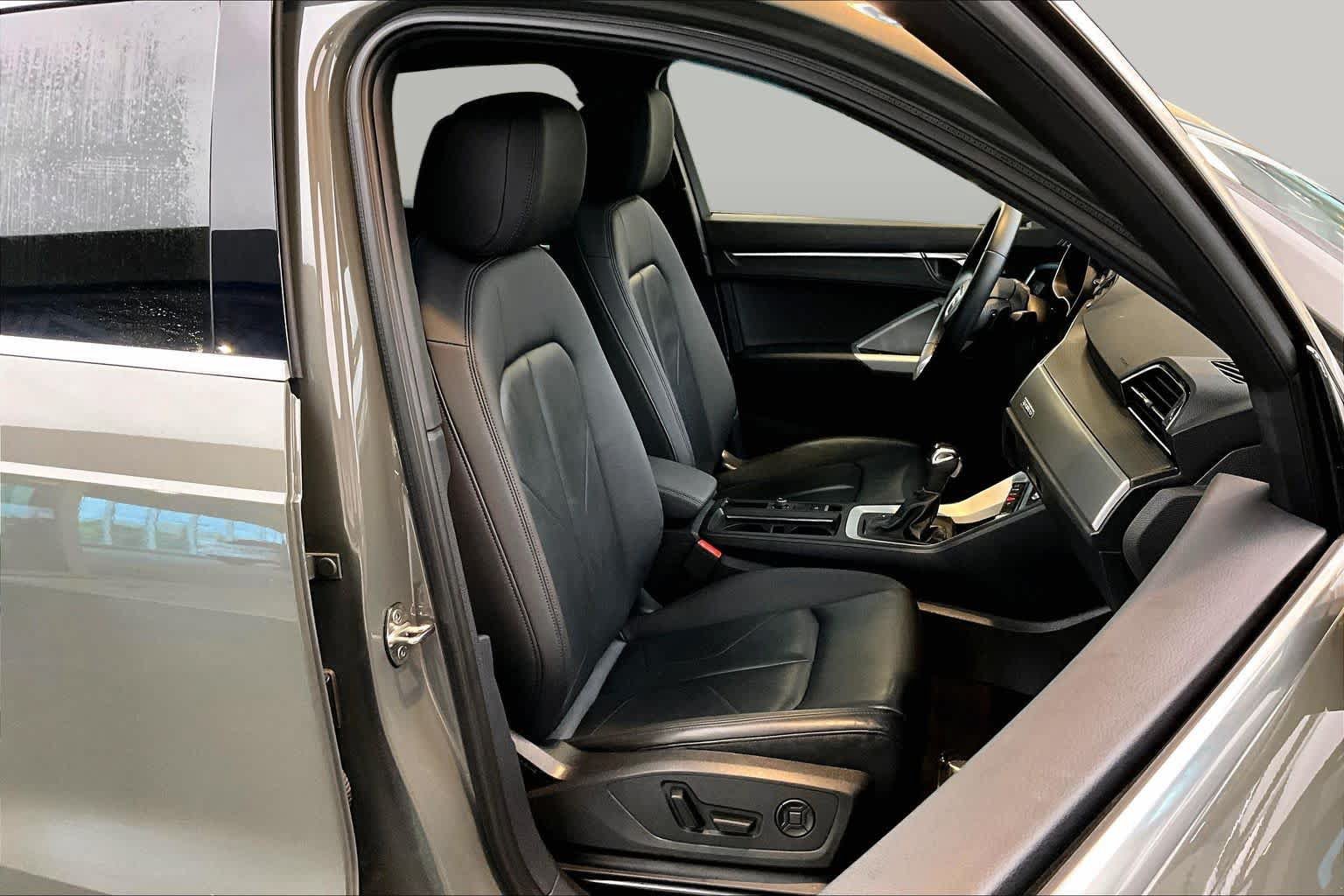 Used 2023 Audi Q3 2.0T Premium w/ Convenience Package AWD/4WD image 8