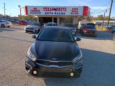 Used 2021 Kia Forte LXS image 2