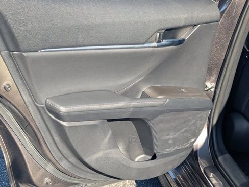 Used 2022 Toyota Camry XSE image 18