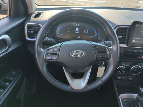 Used 2023 Hyundai Venue SEL image 25