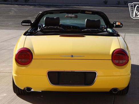 Used 2004 Ford Thunderbird image 27