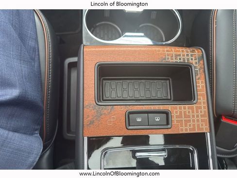 Certified 2025 Lincoln Aviator Black Label image 30