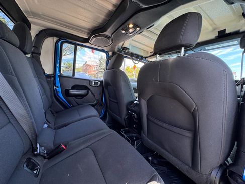 Used 2021 Jeep Gladiator Willys image 25