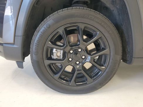 Used 2023 Jeep Compass Latitude w/ Convenience Group AWD/4WD image 8