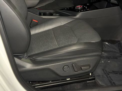 Certified 2023 Kia Niro Wave w/ Wave Preserve Package FWD image 14