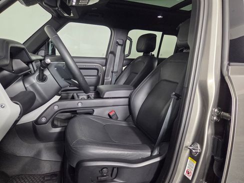 Used 2024 Land Rover Defender 110 S AWD/4WD image 10