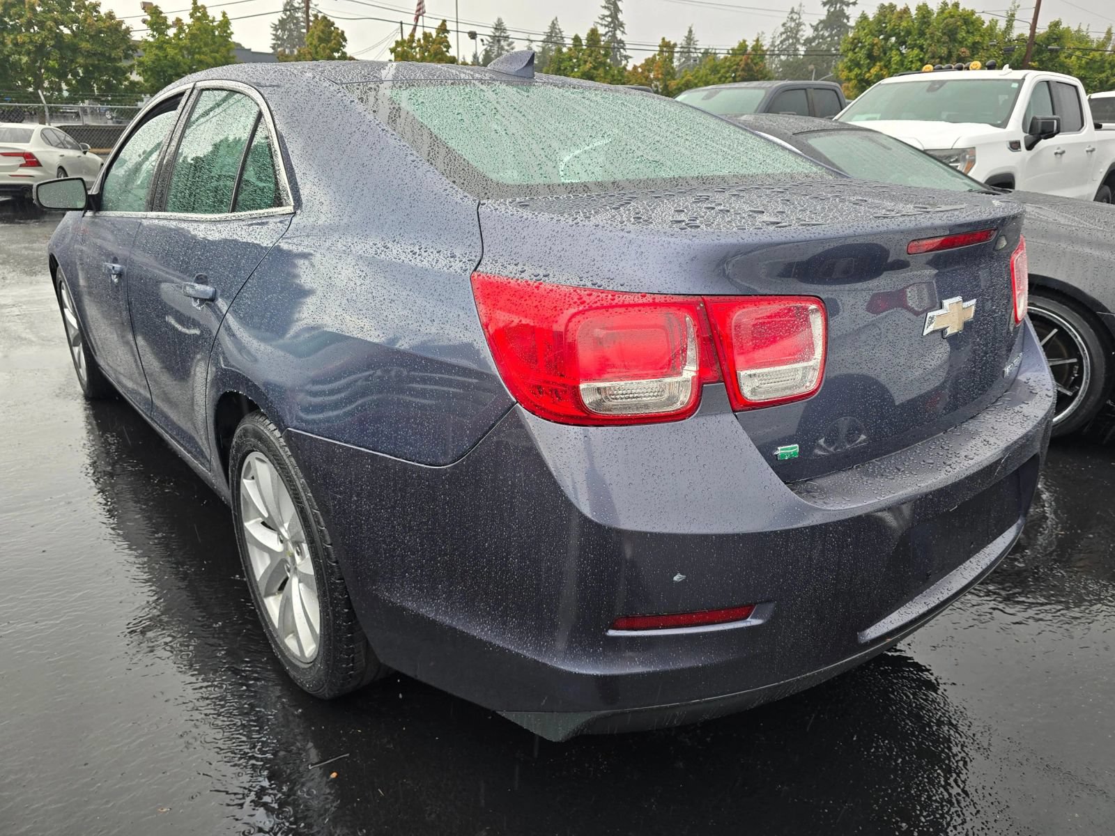 Used 2015 Chevrolet Malibu LT FWD image 2