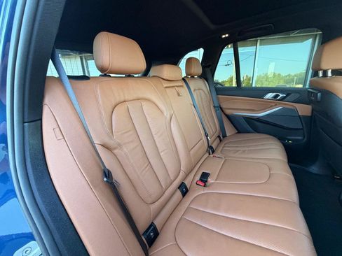 Used 2019 BMW X5 xDrive50i w/ Premium Package 2 AWD/4WD image 29