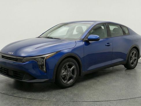 Used 2025 Kia K4 FWD image 3