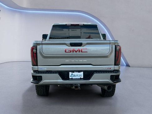 Used 2024 GMC Sierra 2500 AT4 w/ AT4 Preferred Package AWD/4WD image 4