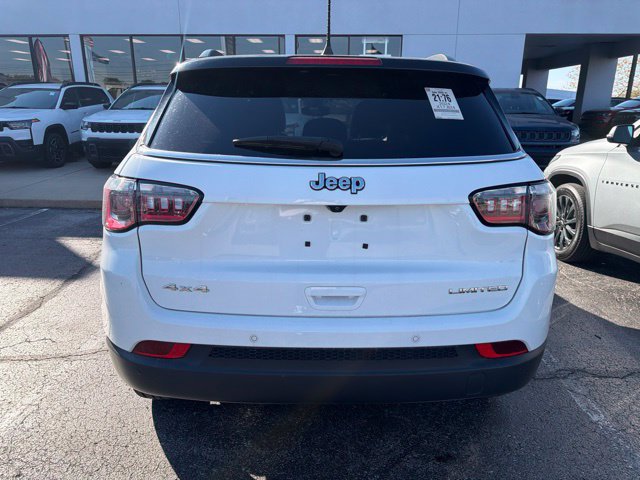 Used 2024 Jeep Compass Limited AWD/4WD image 4