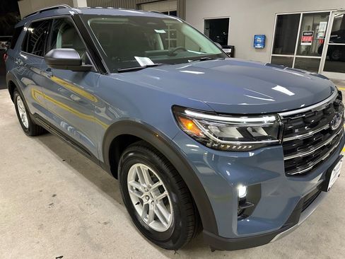 New 2026 Ford Explorer Active w/ Active Comfort Package image 8