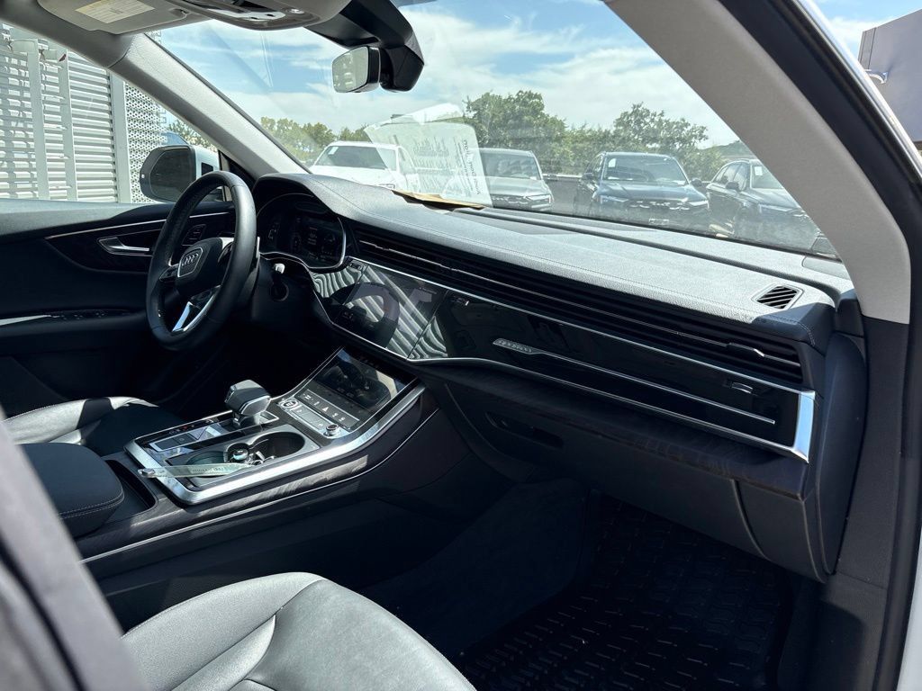 Used 2023 Audi Q8 Premium w/ Convenience Package AWD/4WD image 15