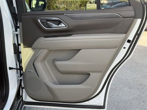 Used 2023 GMC Yukon SLT image 35