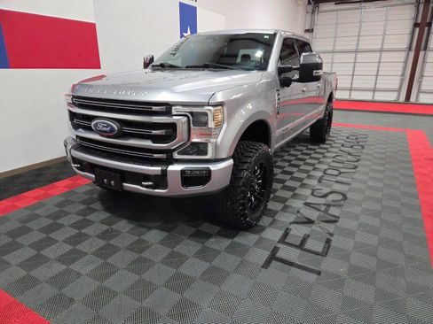 Used 2021 Ford F250 Platinum w/ FX4 Off-Road Package image 3