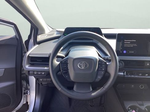 Used 2023 Toyota Prius XLE image 18