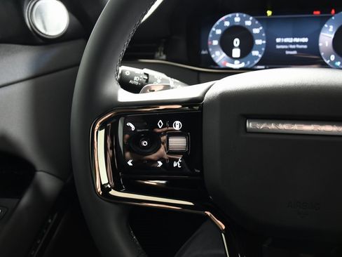 Used 2025 Land Rover Range Rover Evoque Dynamic SE image 29