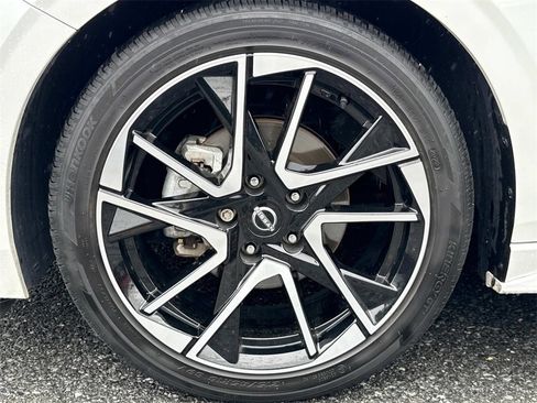 Certified 2024 Nissan Sentra SR image 29