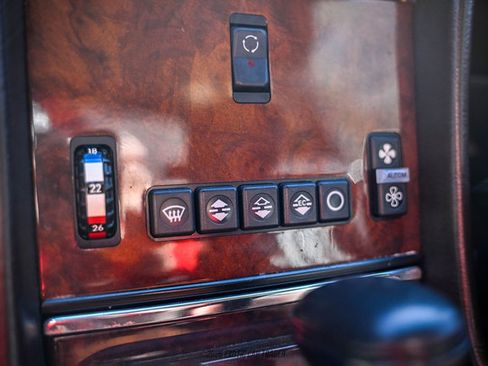 Used 1988 Mercedes-Benz 560 SL image 35