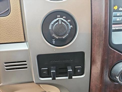 Used 2013 Ford F150 King Ranch w/ King Ranch Luxury Pkg image 24