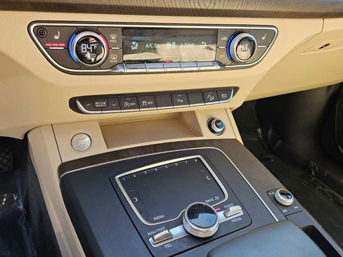 Used 2018 Audi Q5 2.0T Premium Plus w/ Premium Plus Package image 23