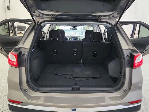 Used 2019 Chevrolet Equinox LT FWD image 19