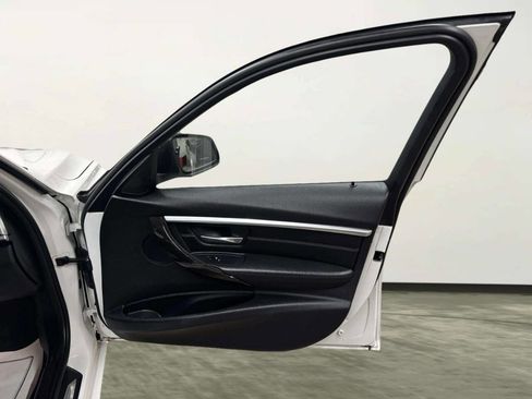 Used 2016 BMW 328i xDrive Sedan AWD/4WD image 18